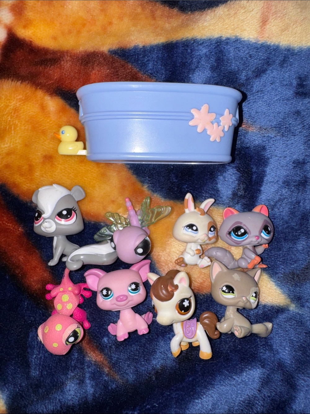 Littlest Pet Shop Playset Lot with Blue Tub and 9 Pets